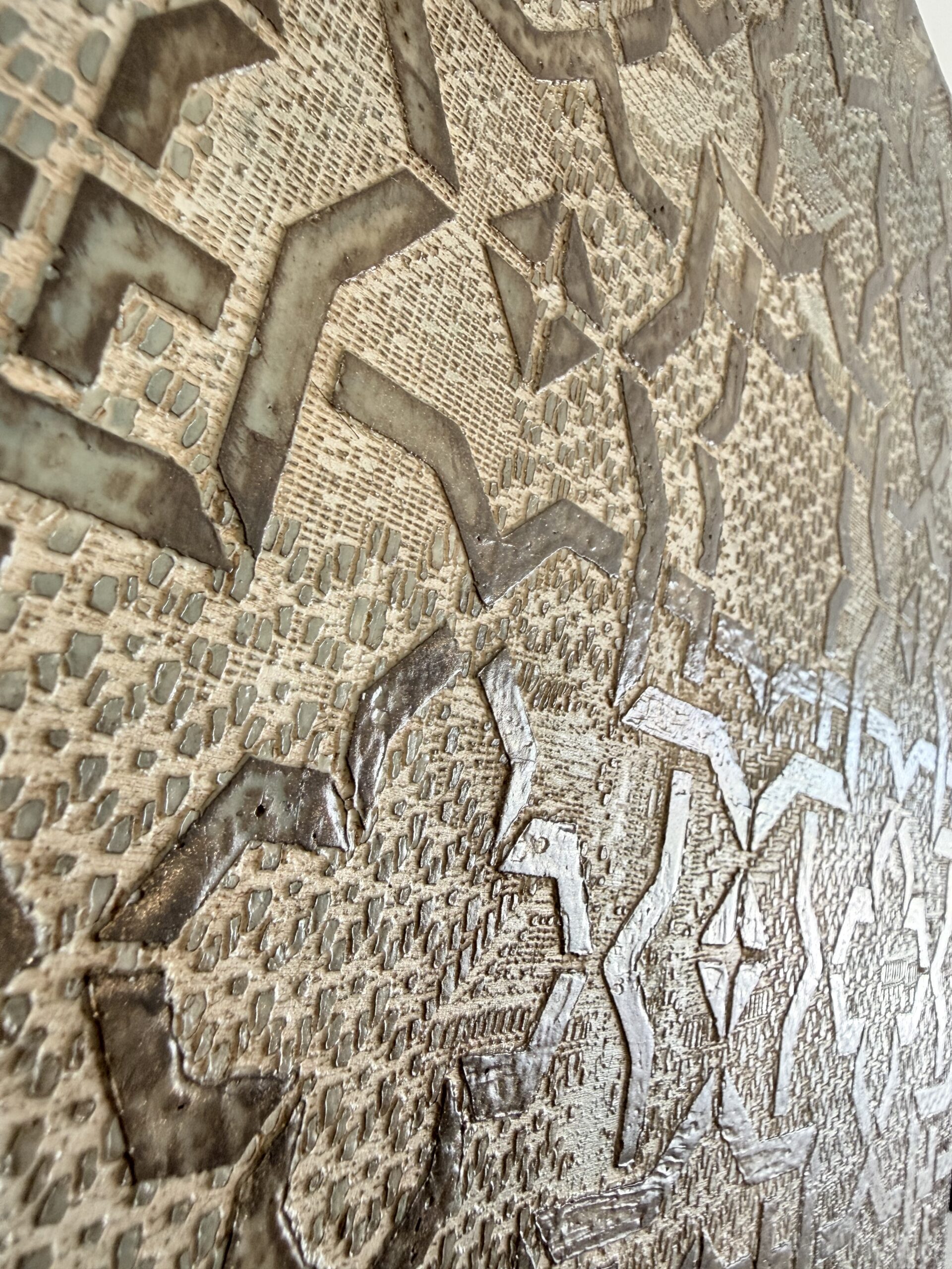 Whispers of Patterns — afbeelding 7, detail geometrisch patroon
