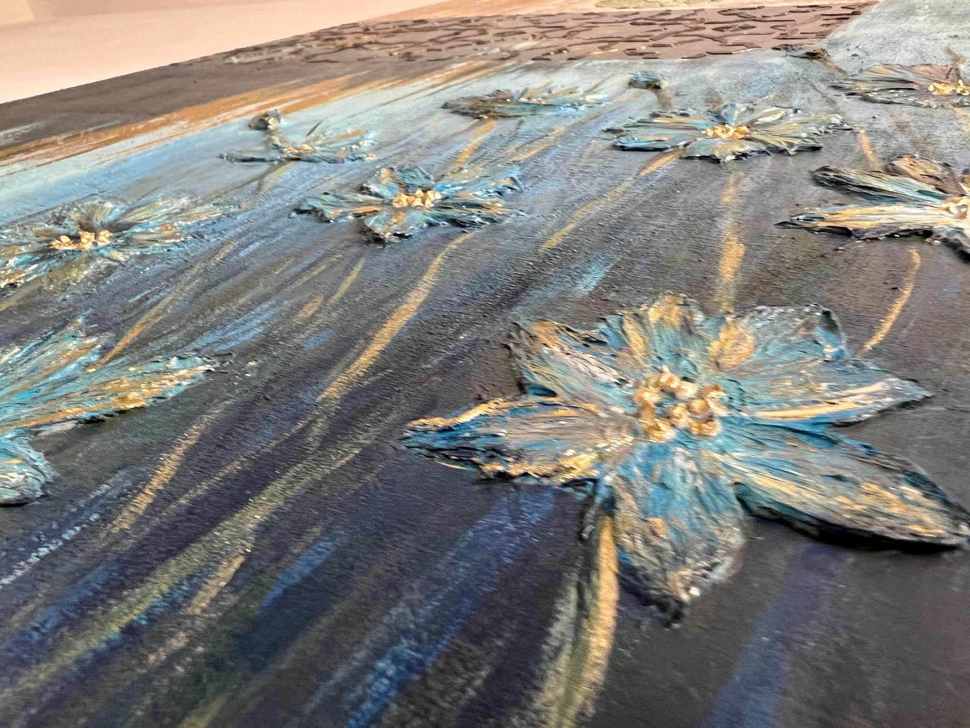 Spring Dawn — afbeelding 9, detail bloem en textuur